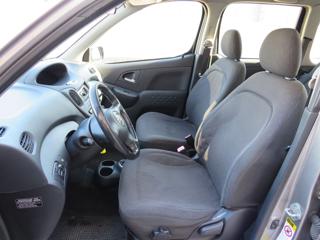TOYOTA Yaris usata, con ESP