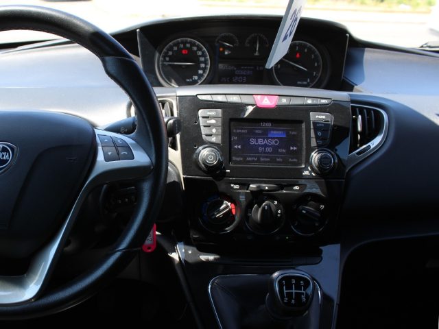LANCIA Ypsilon usata, con MP3
