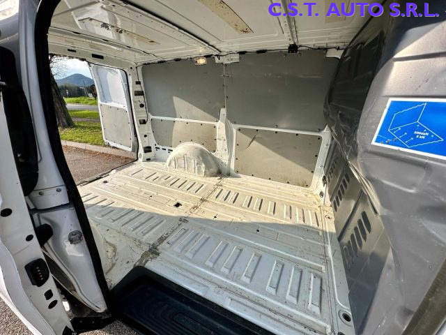MERCEDES-BENZ Vito usata, con Servosterzo
