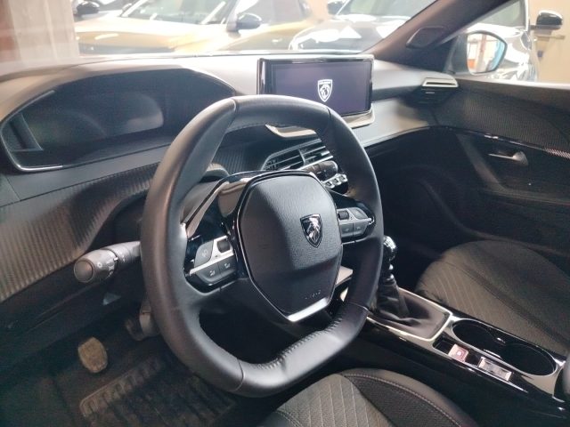 PEUGEOT 2008 usata, con Autoradio digitale