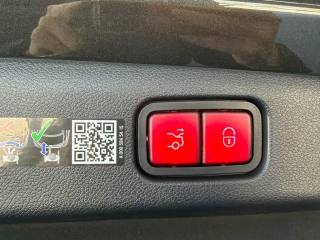 MERCEDES-BENZ E 300 usata, con Leve al volante