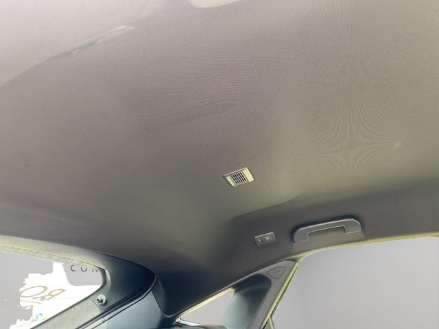 PEUGEOT 3008 usata, con Sensori di parcheggio posteriori