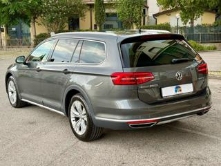 VOLKSWAGEN Passat usata, con Boardcomputer