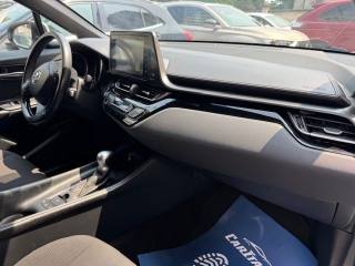 TOYOTA C-HR usata, con Controllo automatico clima