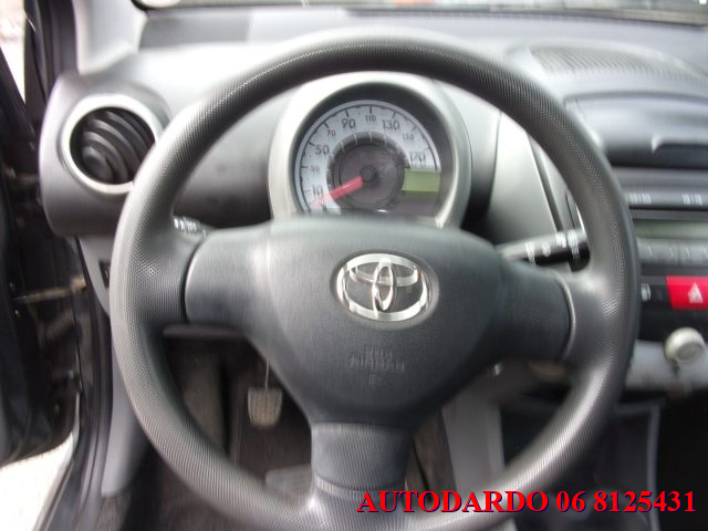 TOYOTA Aygo usata 23