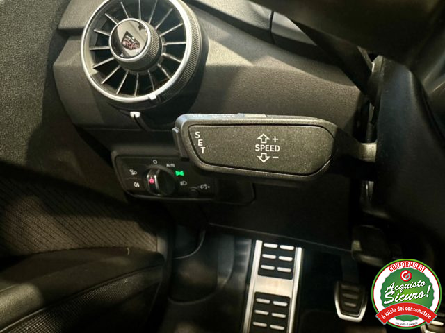 AUDI TT usata, con USB