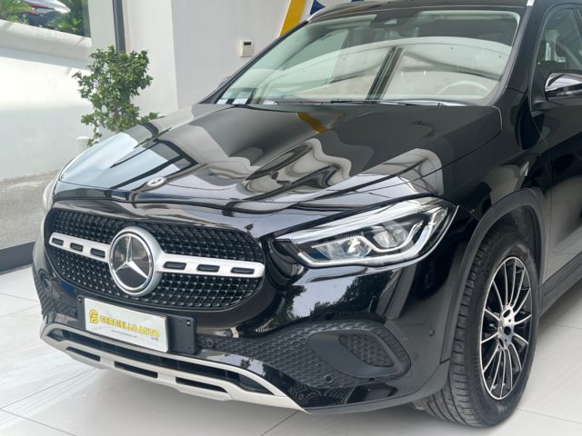 MERCEDES-BENZ GLA 180 usata, con Airbag