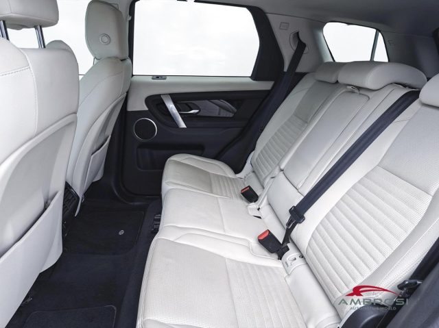 LAND ROVER Discovery Sport usata 9