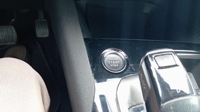 PEUGEOT 3008 usata, con Sensori di parcheggio posteriori