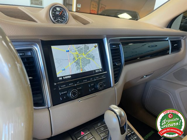 PORSCHE Macan usata, con Park Distance Control
