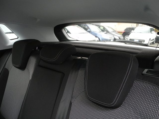 OPEL Grandland X usata, con Carica per smartphone a induzione