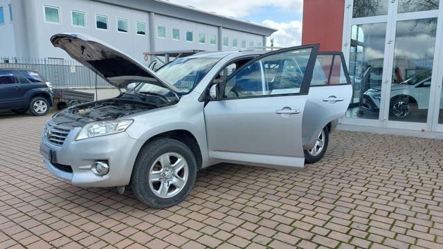 TOYOTA RAV 4 usata, con Bluetooth