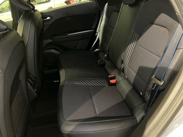 RENAULT Symbioz usata, con Touch screen