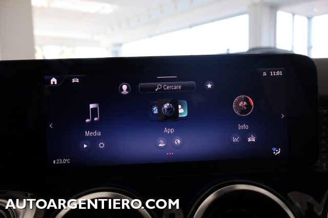 MERCEDES-BENZ GLB 180 usata, con Interni in pelle