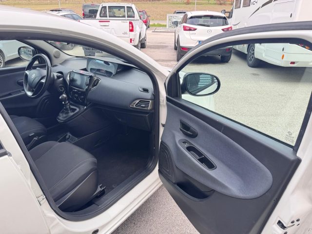 LANCIA Ypsilon usata, con Luci diurne LED