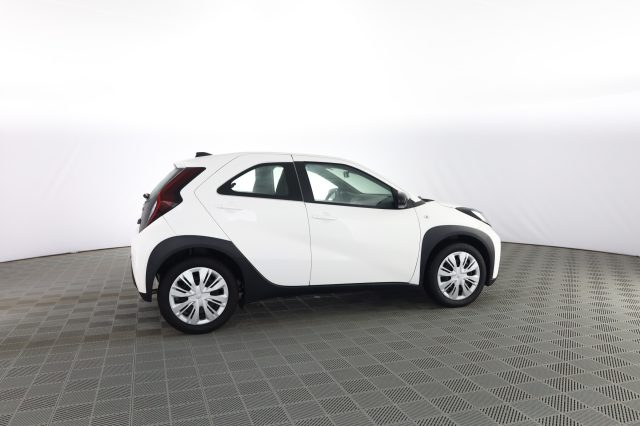 TOYOTA Aygo X usata 2
