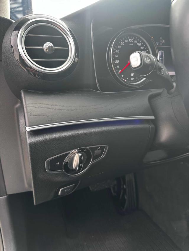MERCEDES-BENZ E 200 usata, con Interni in pelle