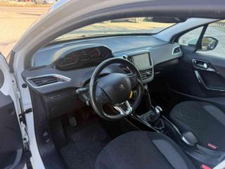 PEUGEOT 2008 usata, con Sensori di parcheggio posteriori