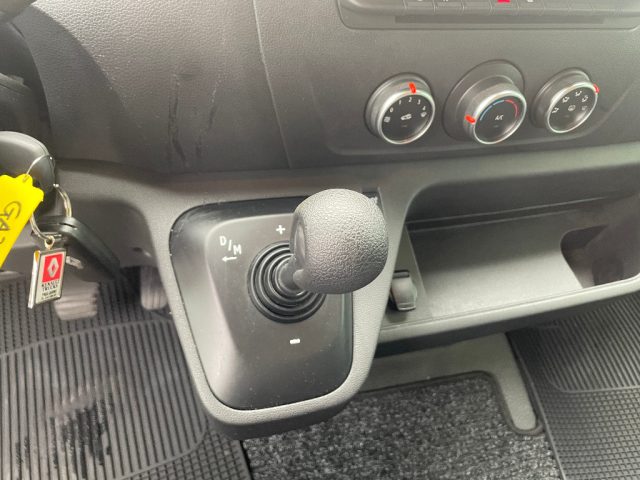 RENAULT Master usata, con Sensore di luce