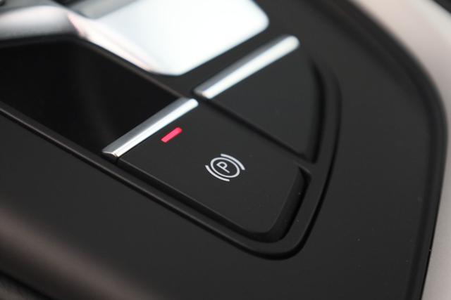 AUDI A4 usata, con Fari LED