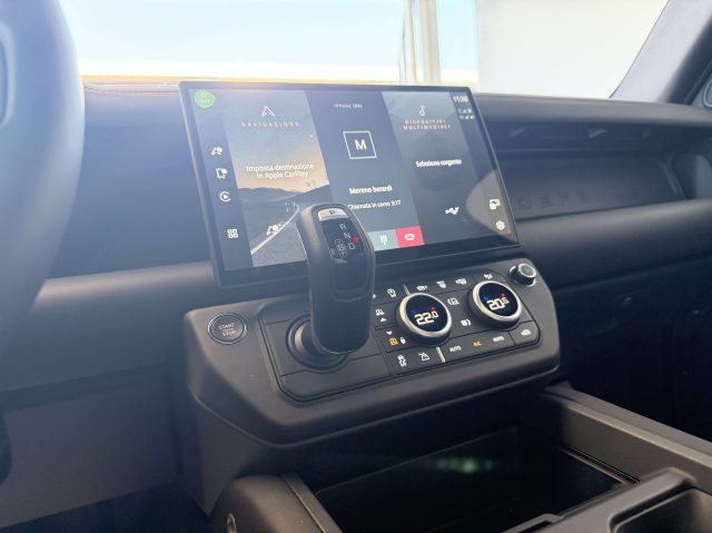 LAND ROVER Defender usata, con Controllo trazione