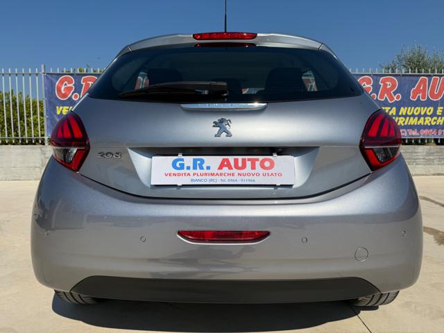 PEUGEOT 208 usata, con Autoradio
