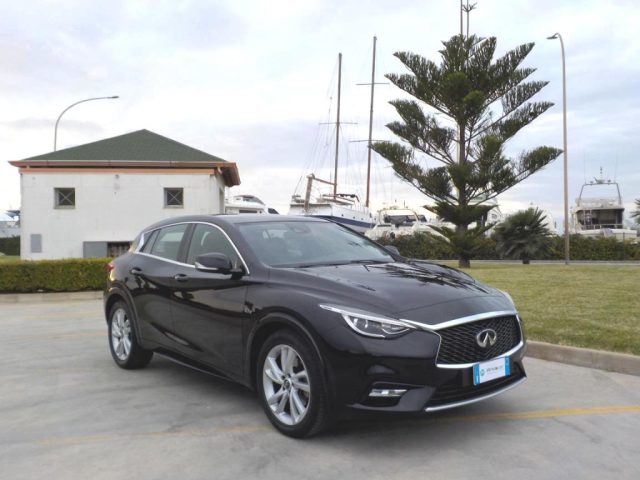 INFINITI Q30 usata, con Controllo elettronico della corsia