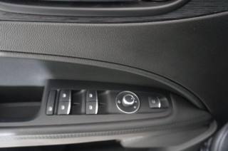 ALFA ROMEO Stelvio usata, con Sedile posteriore sdoppiato