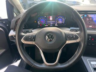 VOLKSWAGEN Golf usata, con Fari Xenon