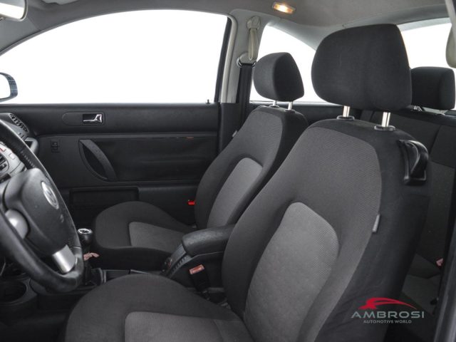 VOLKSWAGEN New Beetle usata 8