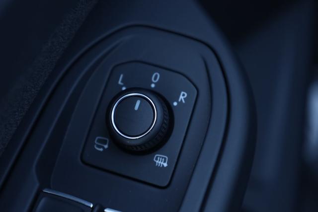 VOLKSWAGEN Golf usata, con Sensori di parcheggio posteriori