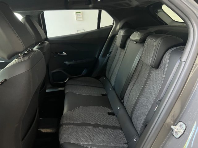 PEUGEOT 2008 usata, con Sedile posteriore sdoppiato