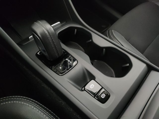VOLVO XC40 usata, con Volante in pelle
