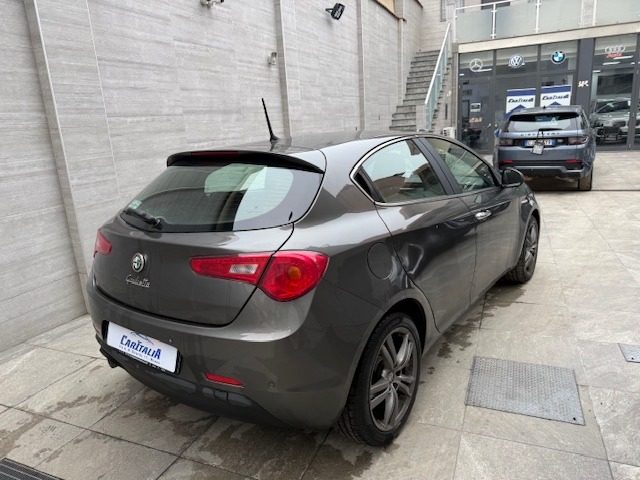 ALFA ROMEO Giulietta usata, con Autoradio