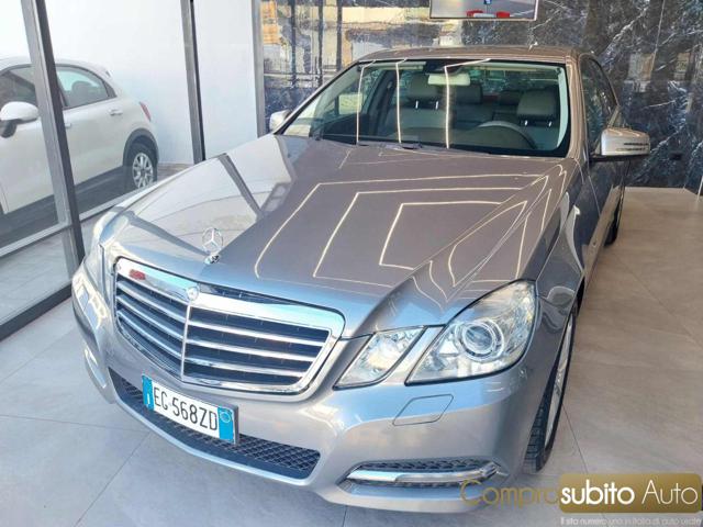 MERCEDES-BENZ E 200 usata, con Alzacristalli elettrici