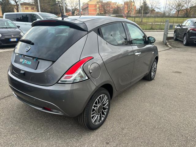 LANCIA Ypsilon usata, con Park Distance Control