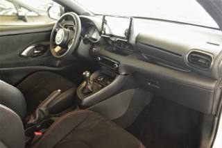 TOYOTA Yaris usata, con Sedile posteriore sdoppiato