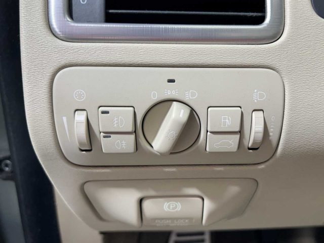 VOLVO XC70 usata, con Specchietti laterali elettrici