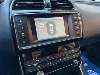 JAGUAR XE usata, con Touch screen