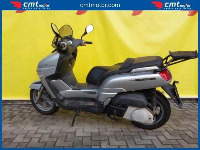 YAMAHA XC 300 Versity usata 2