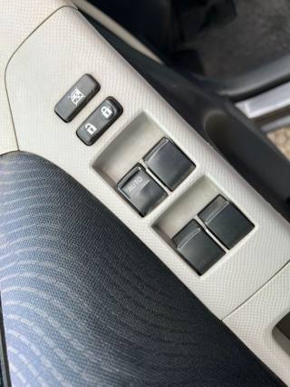 TOYOTA Yaris usata, con Specchietti laterali elettrici