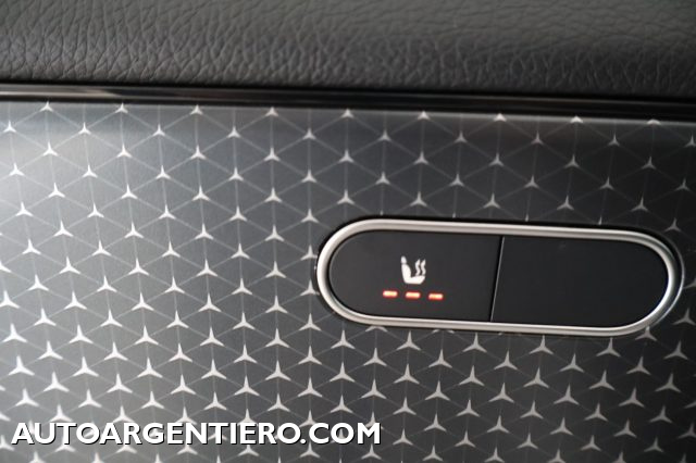 MERCEDES-BENZ GLA 180 usata, con Cerchi in lega