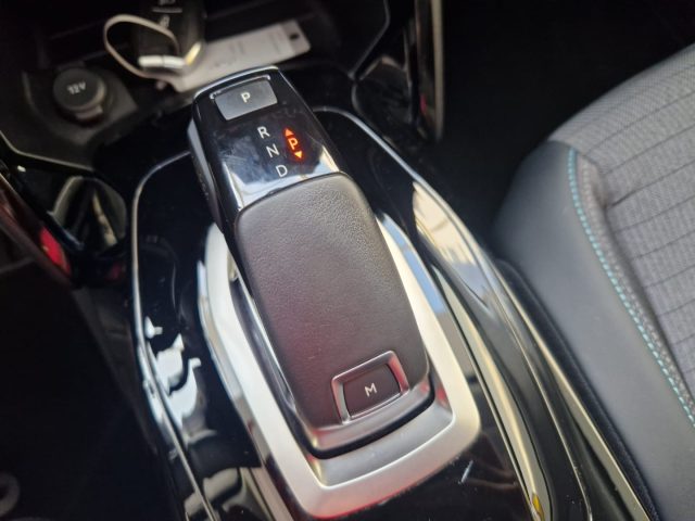 PEUGEOT 2008 usata, con Touch screen