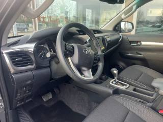 TOYOTA Hilux usata, con Autoradio digitale
