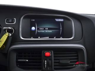 VOLVO V40 Cross Country usata 14