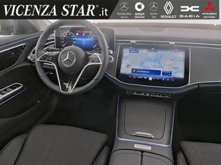 MERCEDES-BENZ E 220 usata, con Cerchi in lega