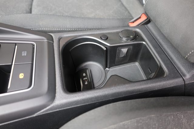 VOLKSWAGEN Golf usata, con Ruota di riserva