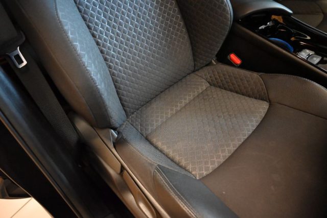 TOYOTA C-HR usata 57