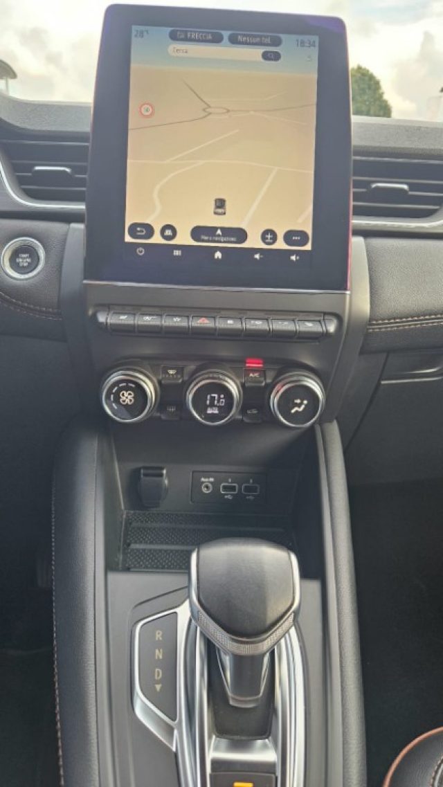 RENAULT Captur usata, con Bracciolo