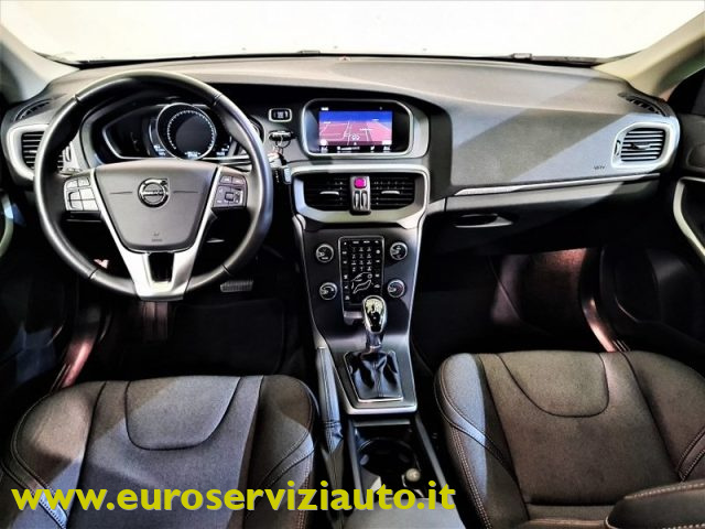 VOLVO V40 Cross Country usata, con Bracciolo